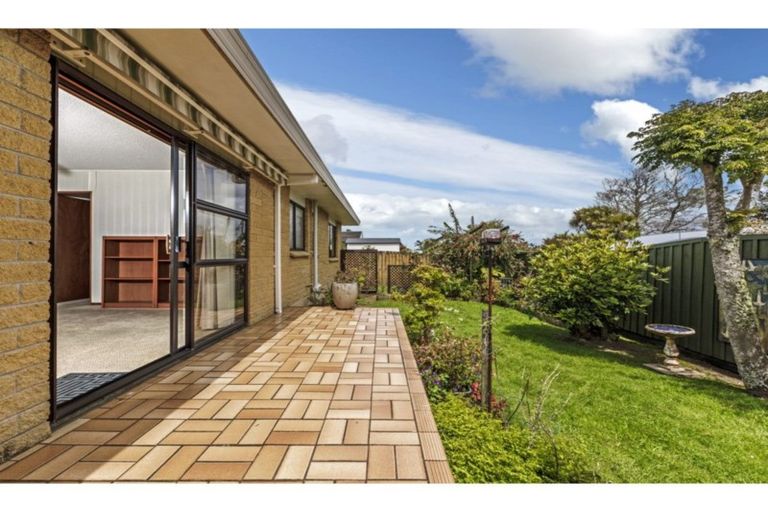 Photo of property in 2/208 Centreway Road, Orewa, 0931
