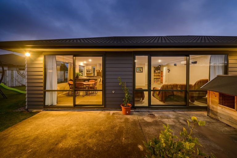 Photo of property in 8 Angelina Way, Kelvin Grove, Palmerston North, 4414