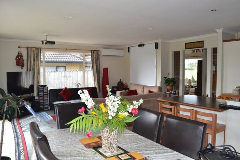 Photo of property in 8 Belcoo Crescent, East Tamaki, Auckland, 2013
