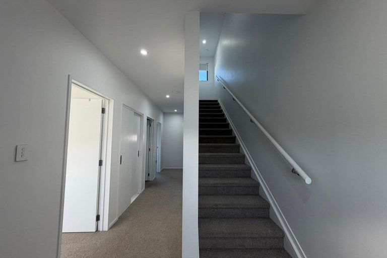 Photo of property in 39 Eileen Newey Place, Henderson, Auckland, 0612
