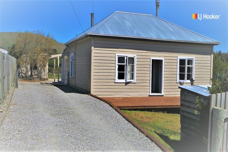 Photo of property in 28 Craig Street, Palmerston, 9430