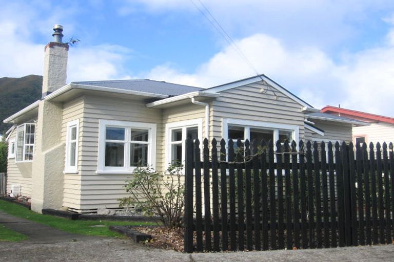 Photo of property in 7 Hinemoa Street, Waiwhetu, Lower Hutt, 5010