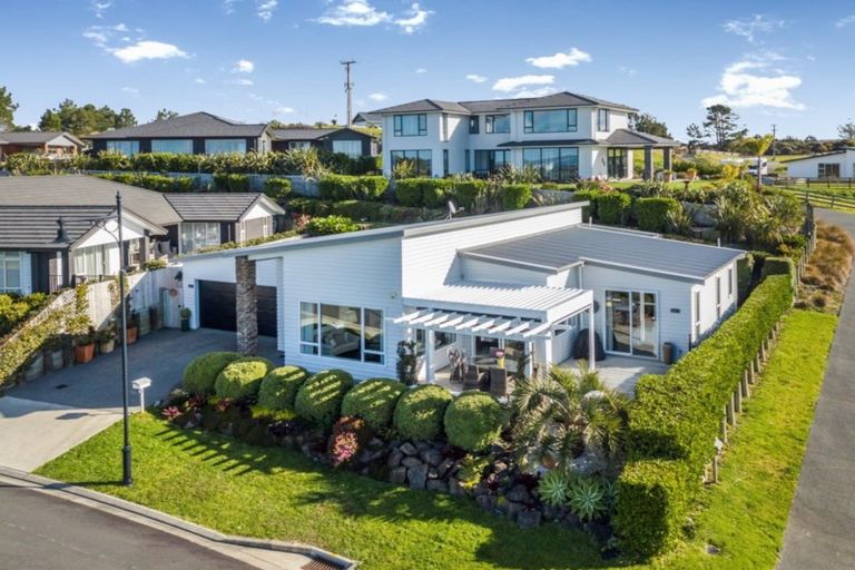 Photo of property in 26 Seaview Crescent, Hatfields Beach, Orewa, 0931