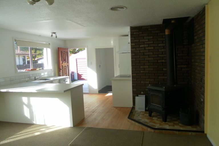 Photo of property in 18 Saunders Place, Redwood, Christchurch, 8051