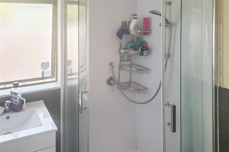 Photo of property in 128a Gloucester Road, Manurewa, Auckland, 2102