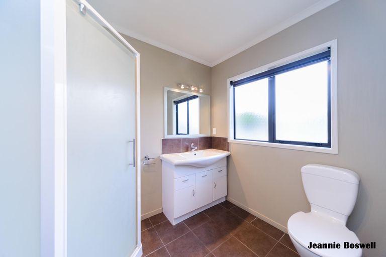 Photo of property in 9 Walnut Grove, Kelvin Grove, Palmerston North, 4414