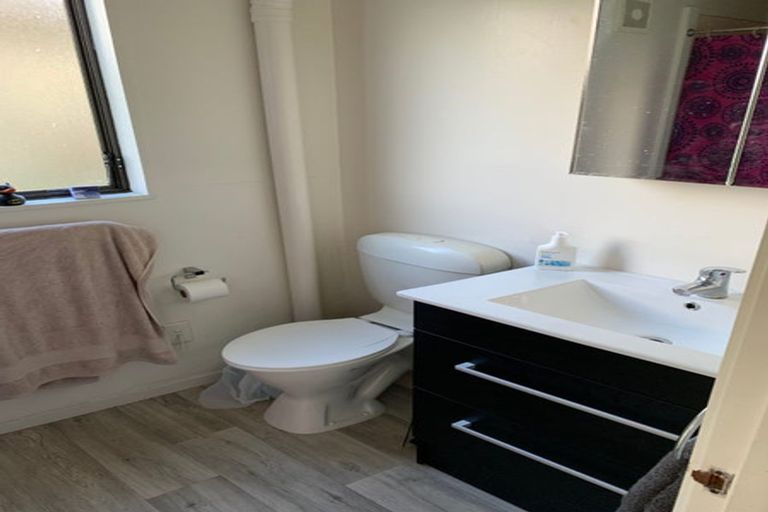 Photo of property in 2 Seaforth Avenue, Mangere Bridge, Auckland, 2022