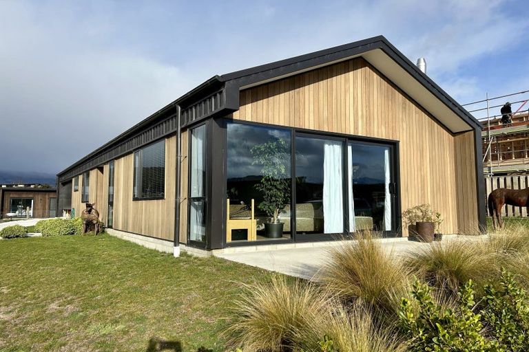 Photo of property in 18 Robrosa Street, Wanaka, 9305