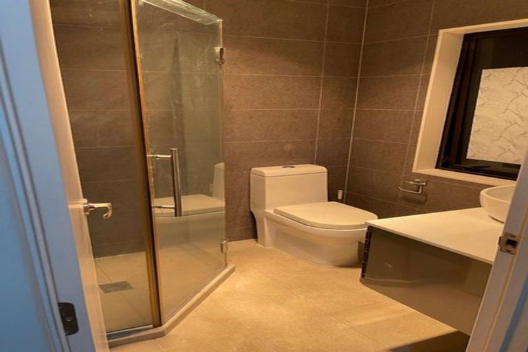 Photo of property in 43 Renata Crescent, Te Atatu Peninsula, Auckland, 0610