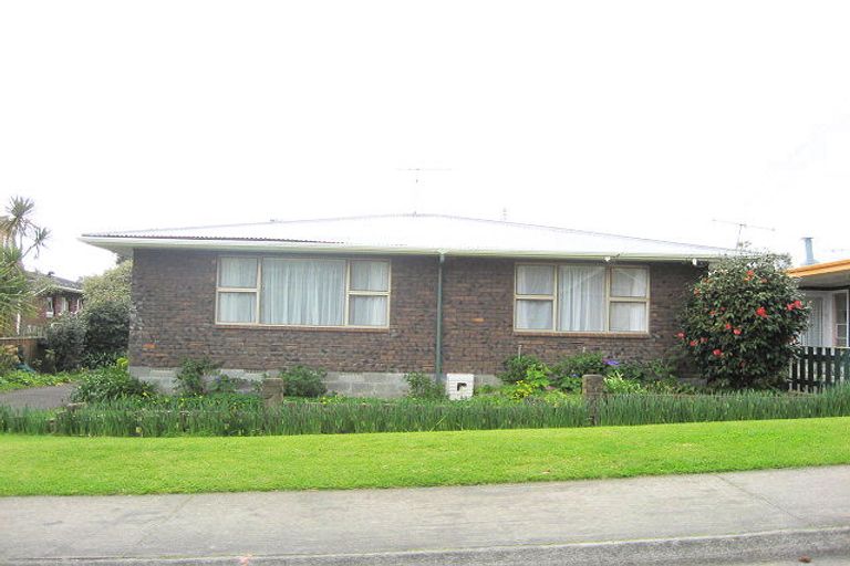 Photo of property in 31 Mcfarlane Street, Oakura, 4314