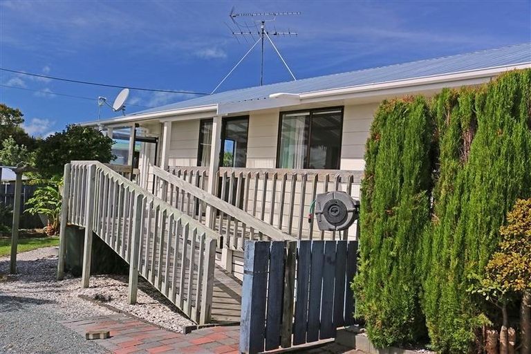 Photo of property in 2 Dalton Road, Snells Beach, 0920