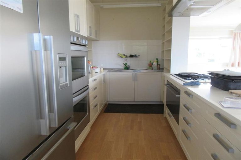 Photo of property in 117a Carlisle Road, Northcross, Auckland, 0632