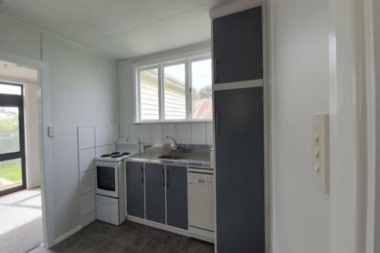 Photo of property in 9b Arawa Place, Castlecliff, Whanganui, 4501