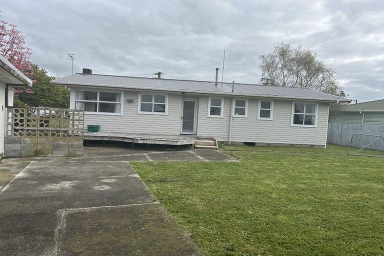 Photo of property in 18 Mersey Street, Levin, 5510