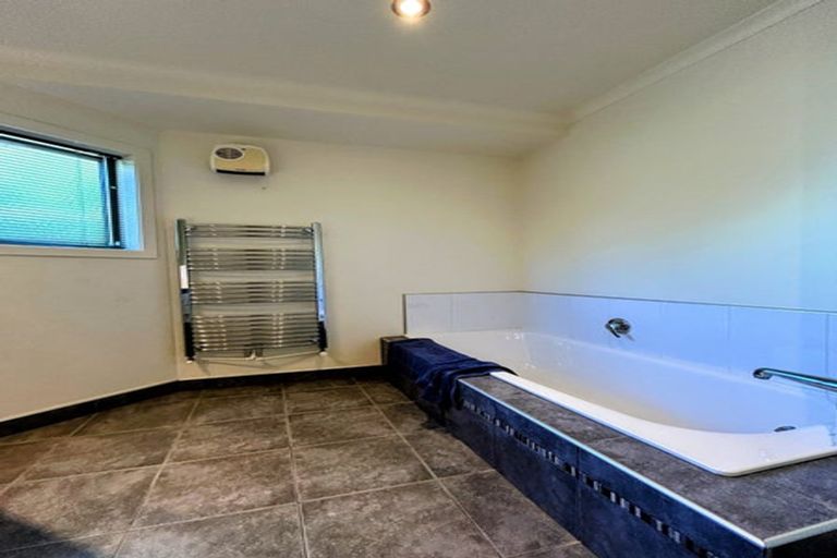 Photo of property in 16 Roots Street West, Feilding, 4702