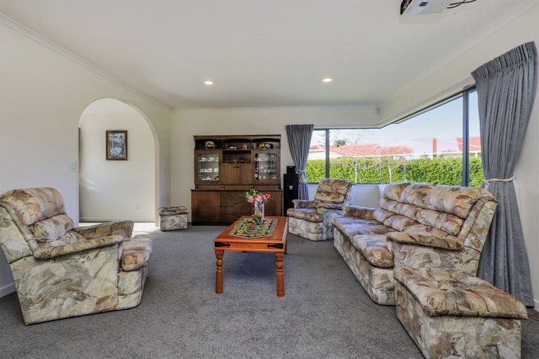 Photo of property in 13 Woodlands Drive, Havelock North, 4130