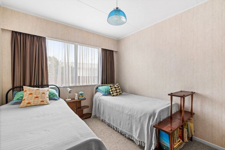 Photo of property in 35 Lyttelton Crescent, Tamatea, Napier, 4112