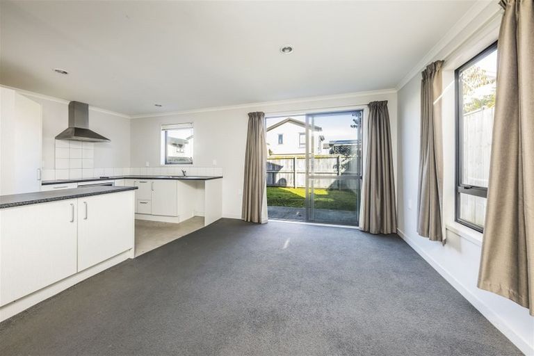 Photo of property in 5 Kuparu Street, Weymouth, Auckland, 2103