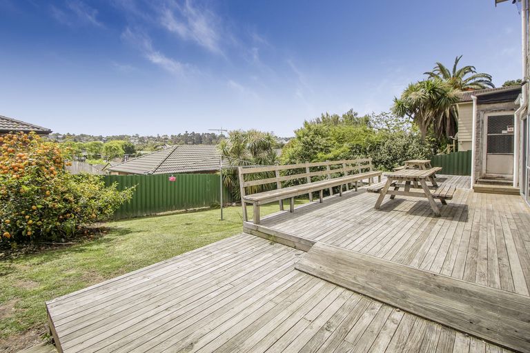 Photo of property in 34 Arlette Place, Massey, Auckland, 0614