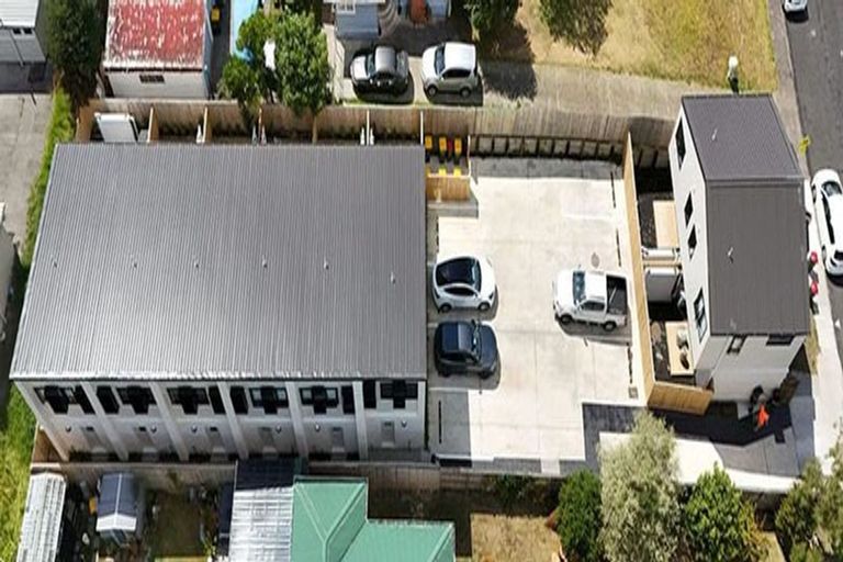 Photo of property in 7/15 Toru Street, Te Atatu Peninsula, Auckland, 0610