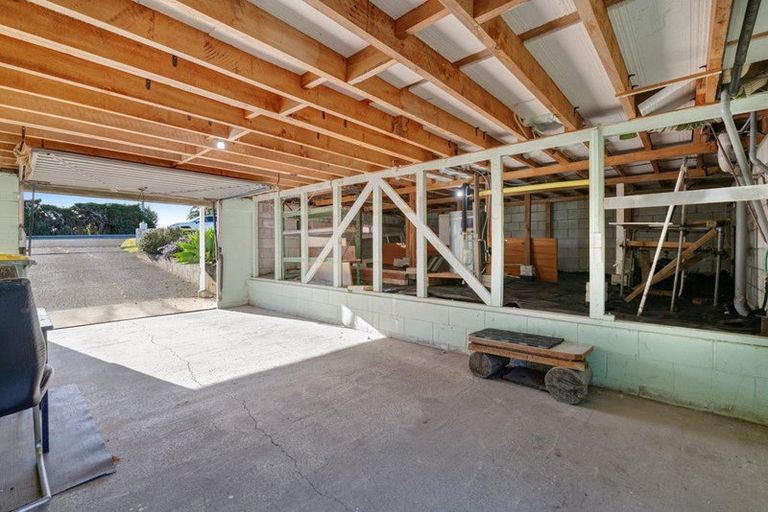Photo of property in 2/941 Whangaparaoa Road, Manly, Whangaparaoa, 0930