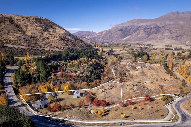 Photo of property in 1 Arrow Junction Road, Arrowtown, 9371