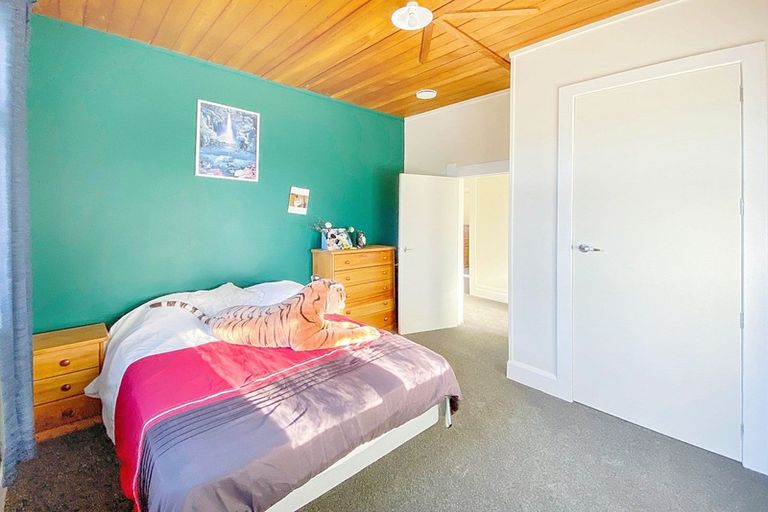 Photo of property in 10 Paraekaretu Street, Hunterville, 4730