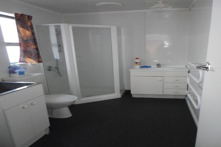 Photo of property in 55a Collins Avenue, Tawa, Wellington, 5028