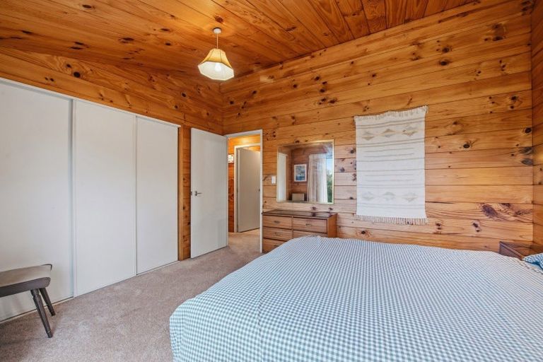 Photo of property in 4 Irwin Place, Kinloch, Taupo, 3377