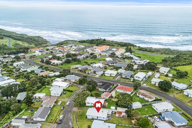 Photo of property in 7 Tohu Place, Spotswood, New Plymouth, 4310