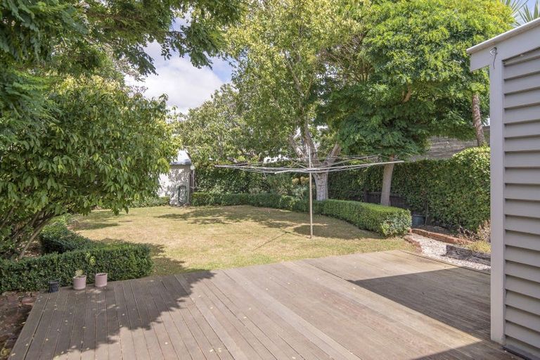 Photo of property in 124 Somerfield Street, Somerfield, Christchurch, 8024