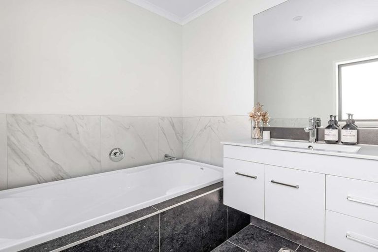 Photo of property in 3 Seafarer Crescent, Stanmore Bay, Whangaparaoa, 0932