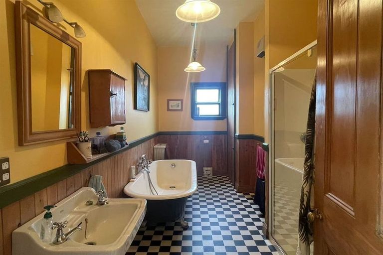 Photo of property in 128 Middlepark Road, Sockburn, Christchurch, 8042