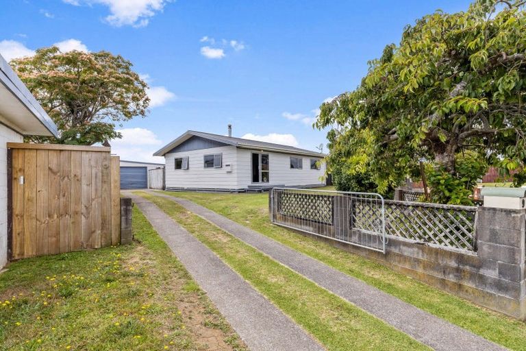 Photo of property in 9 Tawake Place, Waitara, 4320