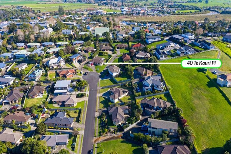 Photo of property in 40 Te Kauri Place, Helensville, 0800