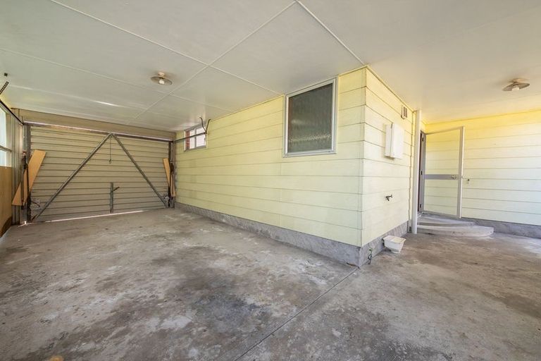 Photo of property in 143 Queen Street, Westport, 7825