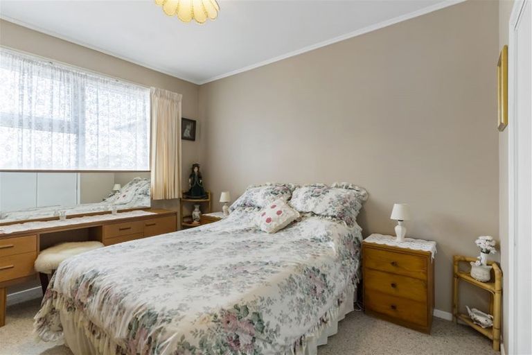 Photo of property in 42 Juniper Road, Sunnynook, Auckland, 0620