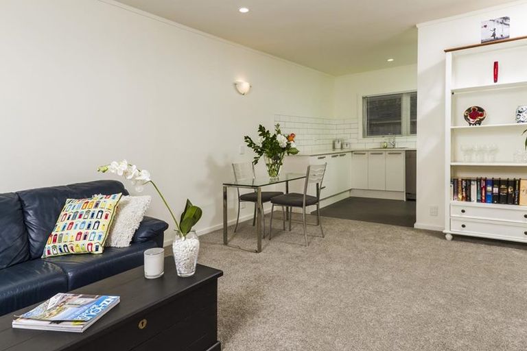 Photo of property in 3/4 Cecil Road, Milford, Auckland, 0620