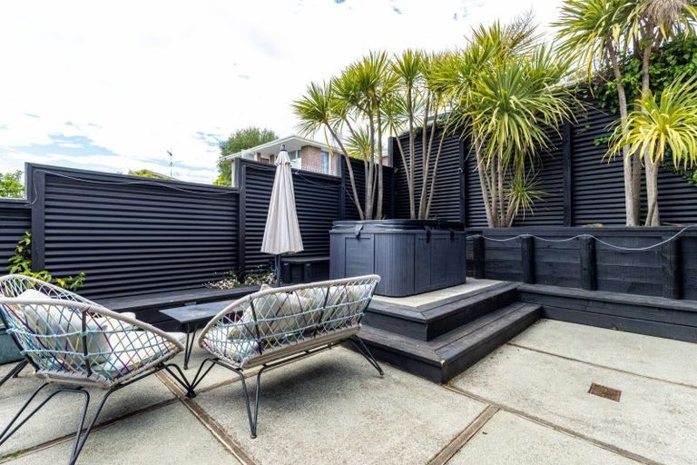 Photo of property in 82 Douglas Street, Highfield, Timaru, 7910