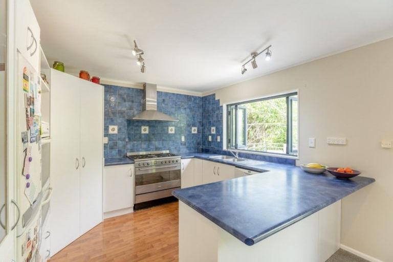 Photo of property in 9a Greer Crescent, Tawa, Wellington, 5028