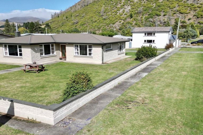 Photo of property in 85 Bledisloe Street, Kurow, 9435