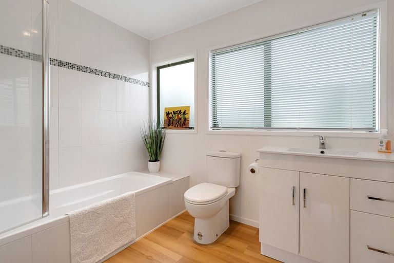 Photo of property in 8 Inca Place, Snells Beach, 0920