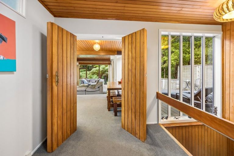 Photo of property in 7 Waima Crescent, Titirangi, Auckland, 0604