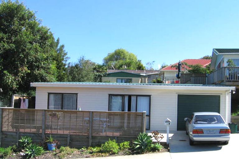 Photo of property in 20 Titchener Street, New Lynn, Auckland, 0600