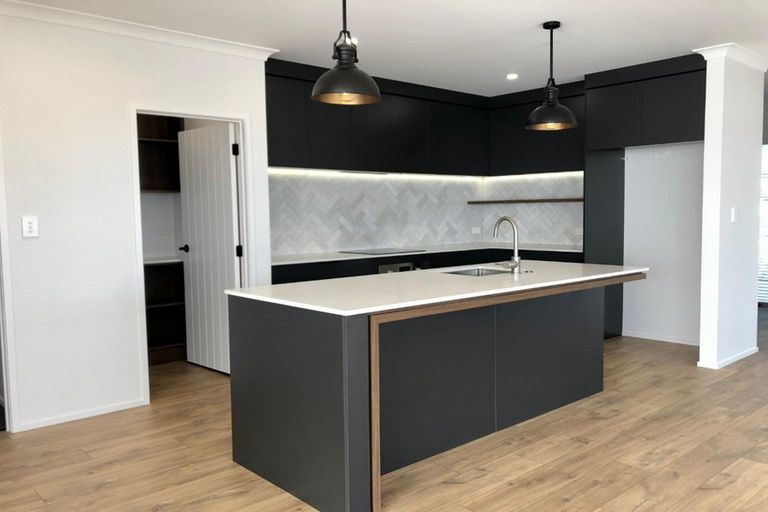 Photo of property in 8 Fetter Lane, Paerata, 2124