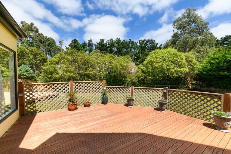 Photo of property in 96 Pacific Drive, Fitzherbert, Palmerston North, 4410