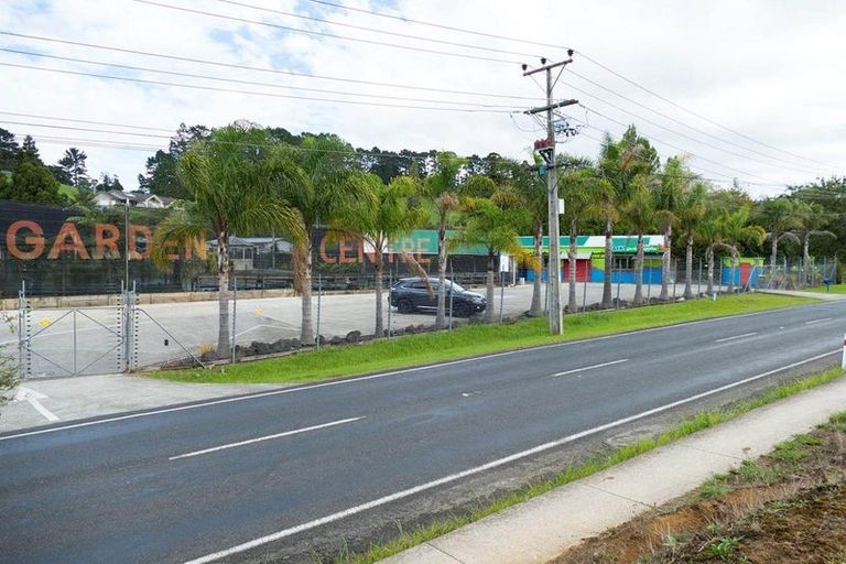 Photo of property in 316 Henderson Valley Road, Henderson Valley, Auckland, 0612