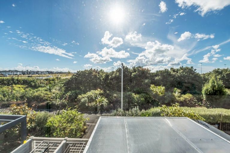 Photo of property in 16 Rorida Lane, Flat Bush, Auckland, 2019