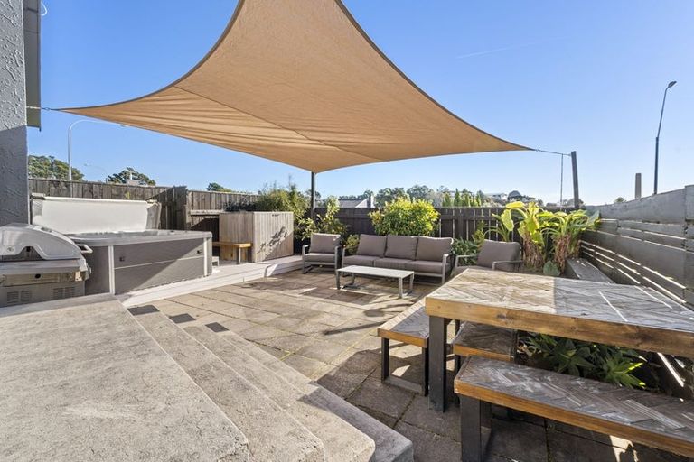 Photo of property in 97 South Road, Blagdon, New Plymouth, 4310