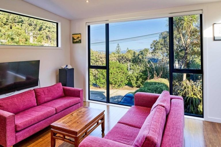 Photo of property in 3 Kaitawa Road, York Bay, Lower Hutt, 5013